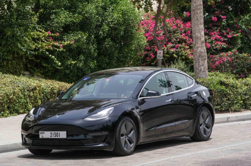 Tesla Model 3 to join Dubai Taxi fleet on a trial basis (PHOTO)