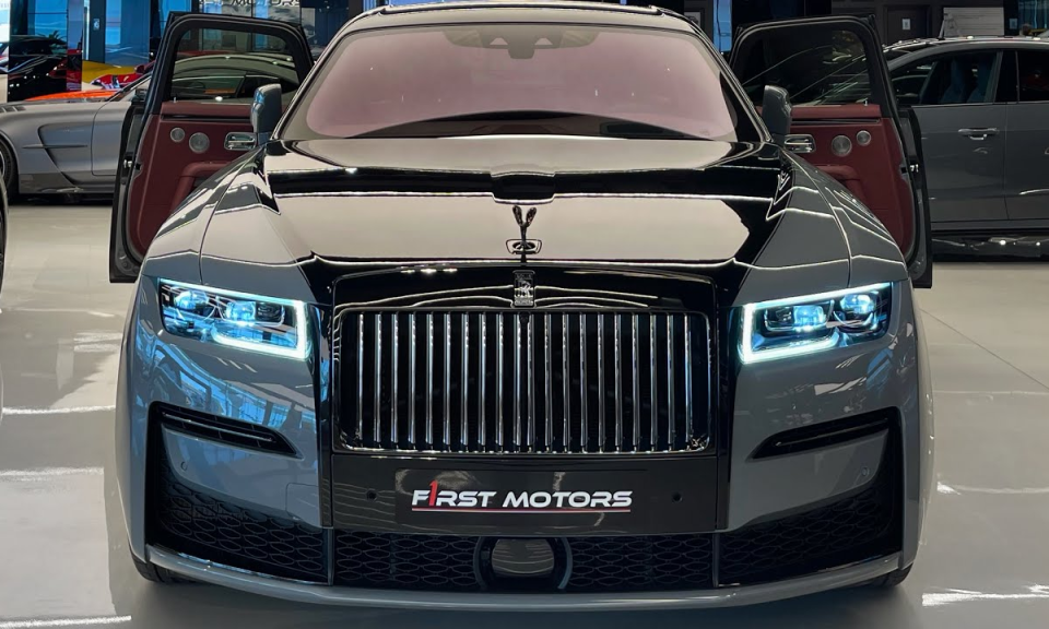 New 2023 Rolls-Royce Ghost (Black Badge): This Limousine is All About Luxury! (VIDEO)