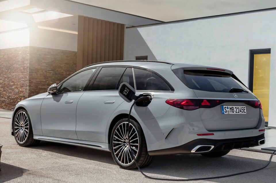 New Mercedes-Benz E-Class Station Wagon Presented (PHOTO)