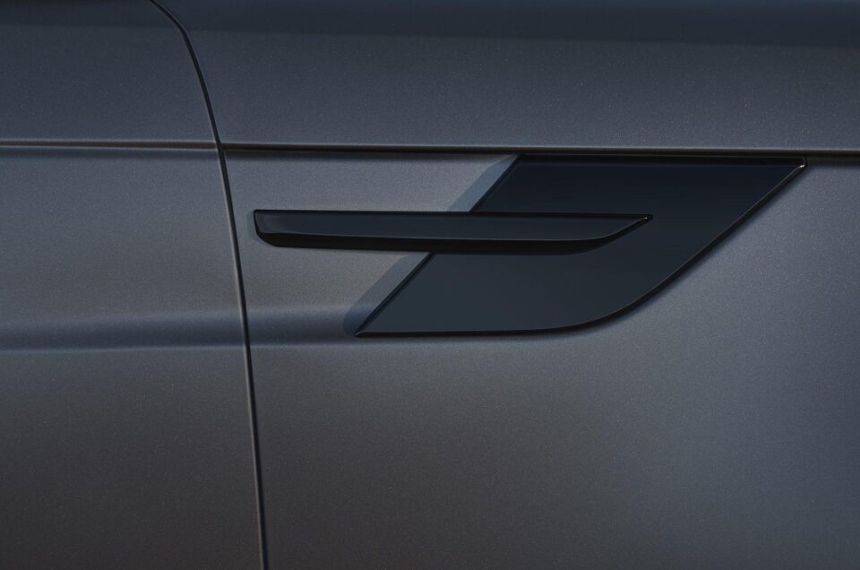 Range Rover Sport has Acquired a Stealth Version (PHOTO)