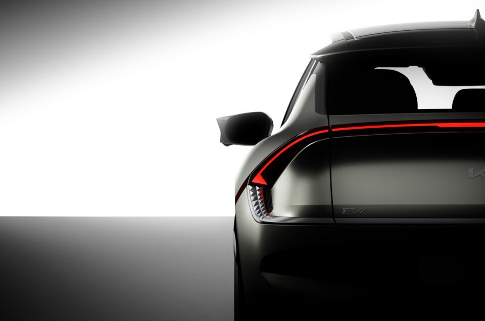 Kia Showed the First Teasers of the Updated EV6 (PHOTO)