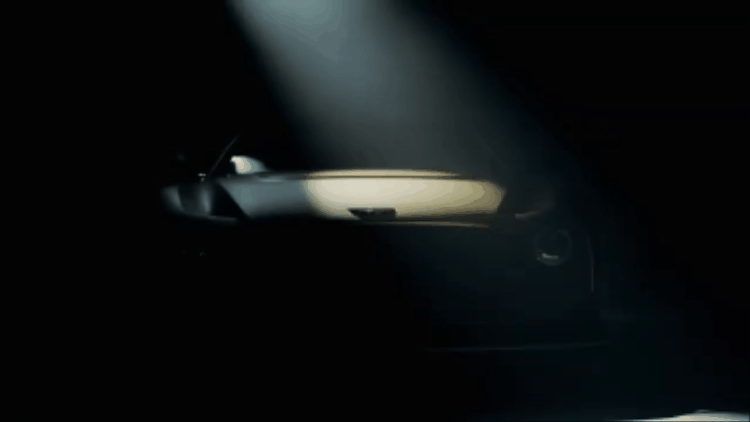Aston Martin Introduced Valiant for $2.5 million (PHOTO & VIDEO)
