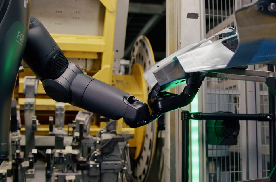 Humanoid Robot Starts Working at BMW Car Plant (PHOTO & VIDEO)