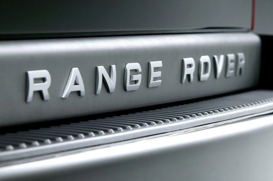 Фотографии Range Rover Electric появились в сети